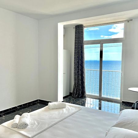 Redi'S Seaview Apartments Sarandë Exteriér fotografie