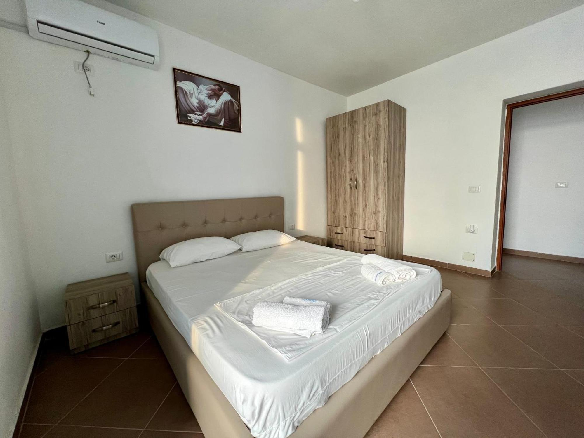 Redi'S Seaview Apartments Sarandë Exteriér fotografie