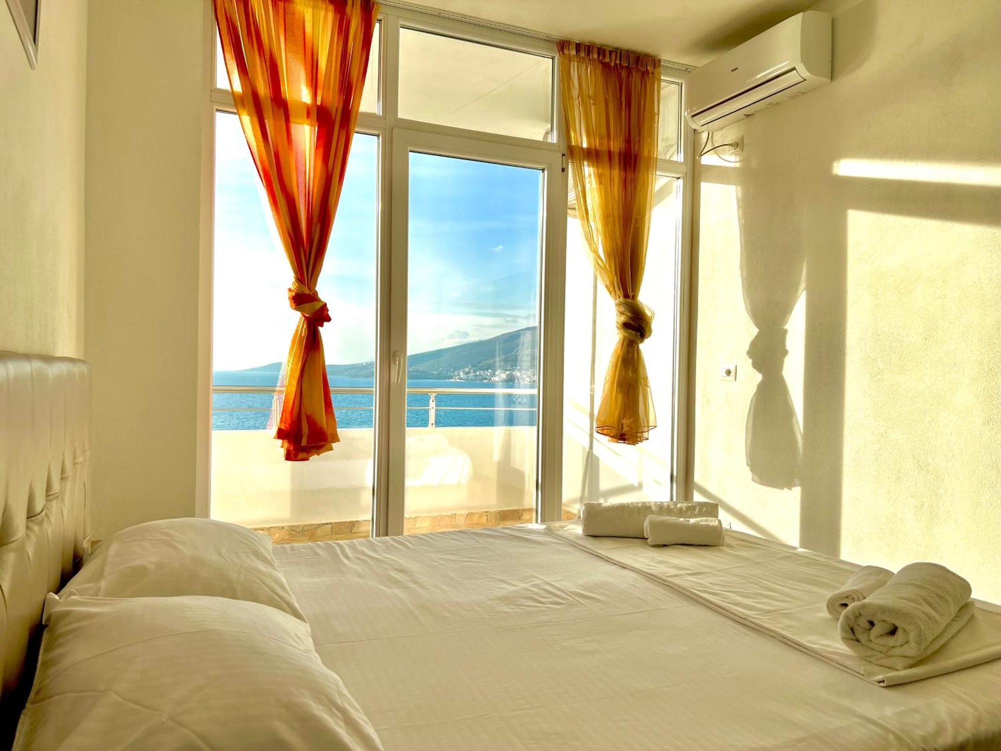 Redi'S Seaview Apartments Sarandë Exteriér fotografie