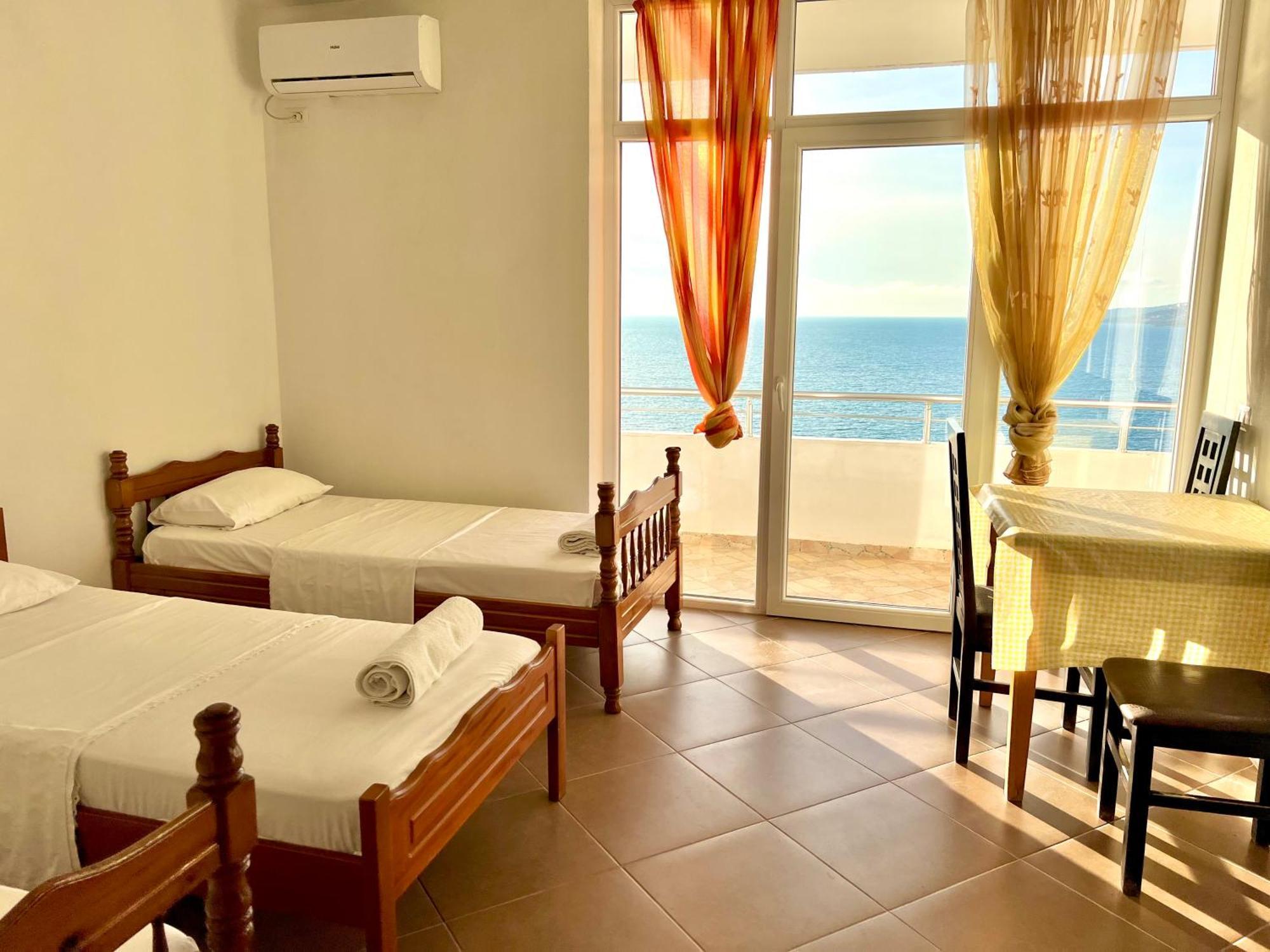 Redi'S Seaview Apartments Sarandë Exteriér fotografie