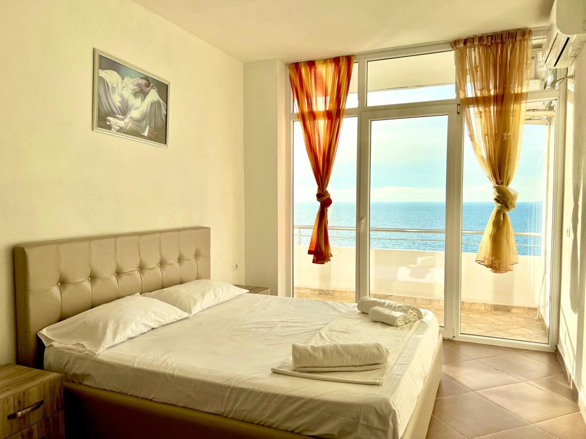 Redi'S Seaview Apartments Sarandë Exteriér fotografie