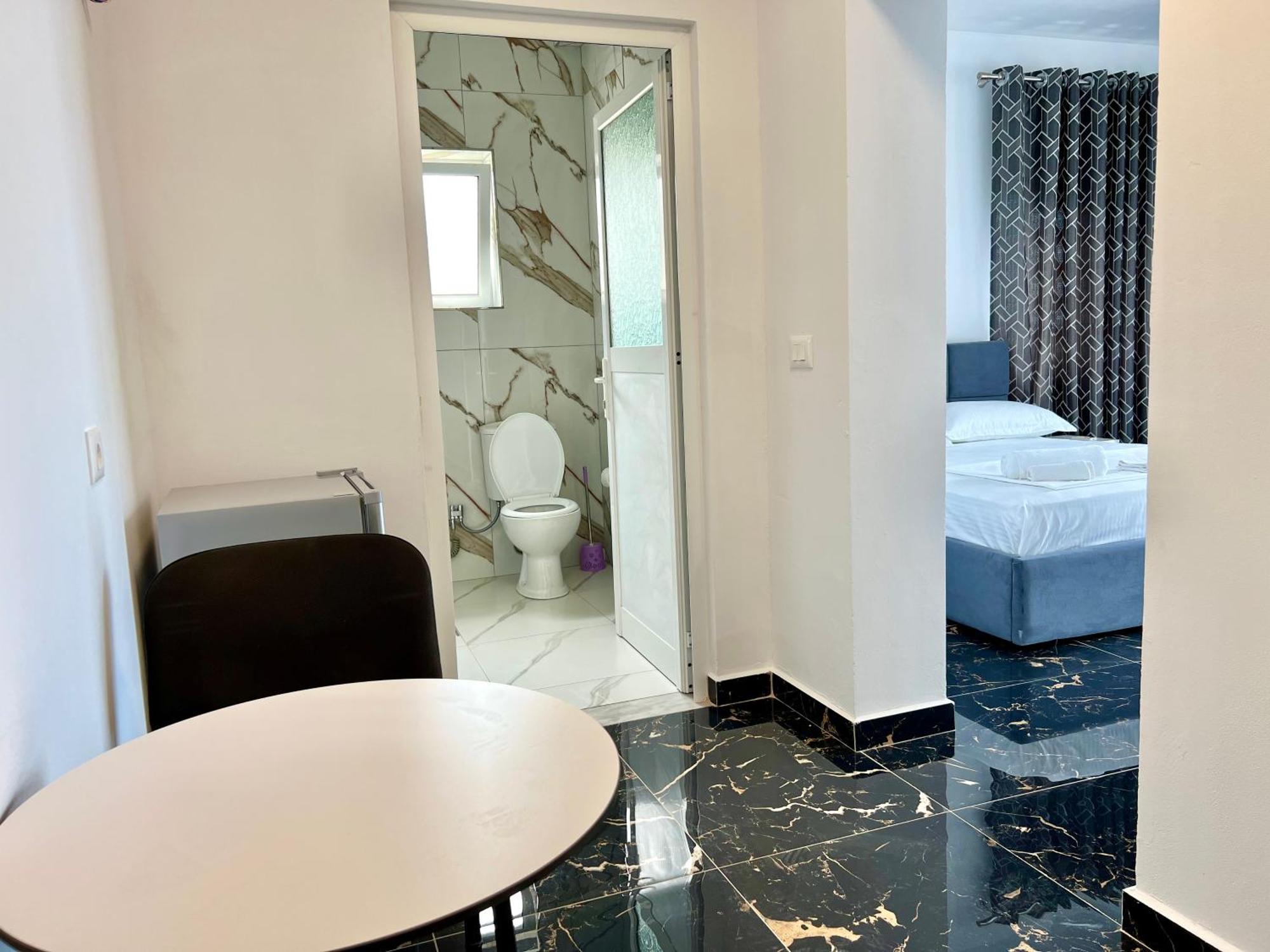 Redi'S Seaview Apartments Sarandë Exteriér fotografie