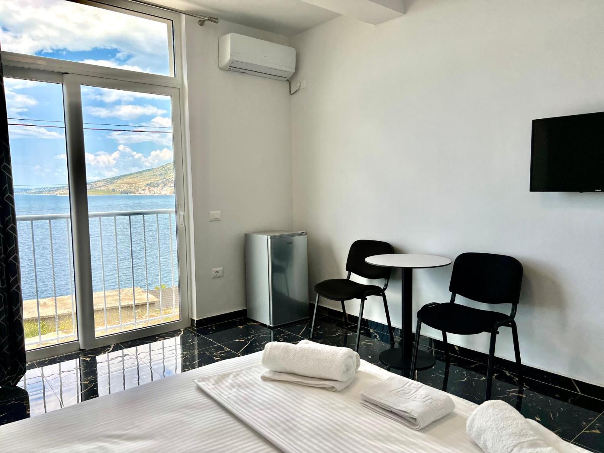 Redi'S Seaview Apartments Sarandë Exteriér fotografie