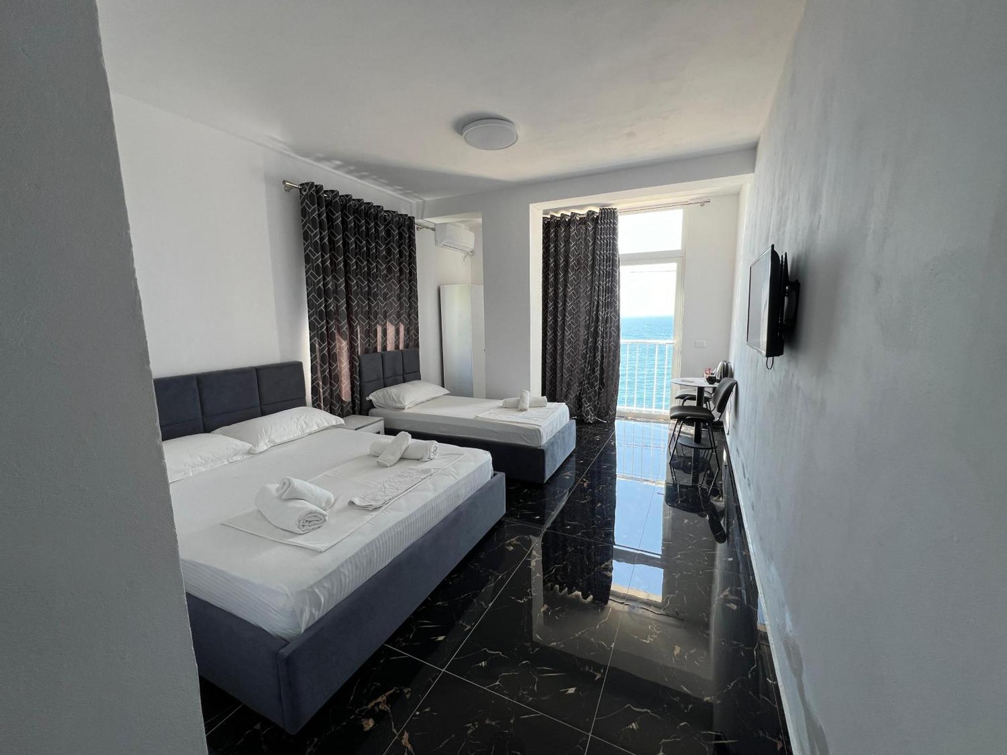Redi'S Seaview Apartments Sarandë Exteriér fotografie